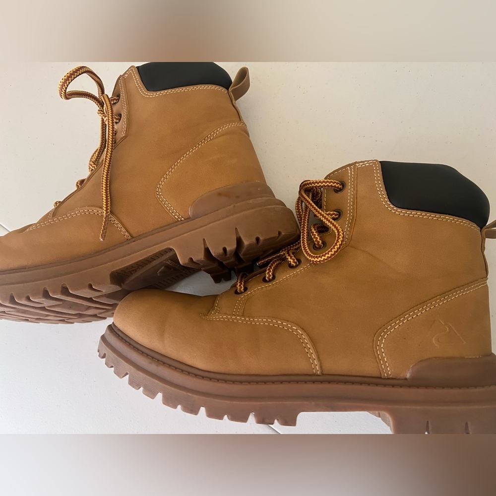 OZARK TRAIL MEN’S TROY BOOTS. SIZE 7
COLOR IS WHEAT-TAN GREAT CONDITION - Picture 3 of 8